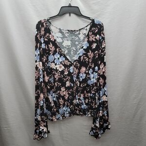 American Eagle women's flowy floral print long bell sleeve blouse top